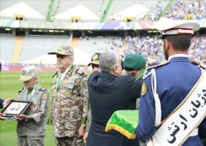 گرامیداشت روز ارتش‌ جمهوری اسلامی ایران در دیدار استقلال و شمس آذر قزوین 