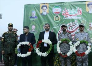 گرامیداشت هفته دفاع مقدس در دیدار استقلال و پیکان تهران 