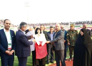 تجلیل از مادران و همسران شهید در دیدار پرسپولیس و استقلال