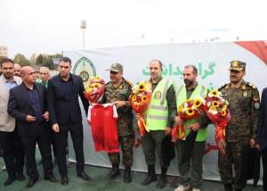تجلیل از  فرماندهان انتظامی در دیدار پرسپولیس و نفت آبادان 